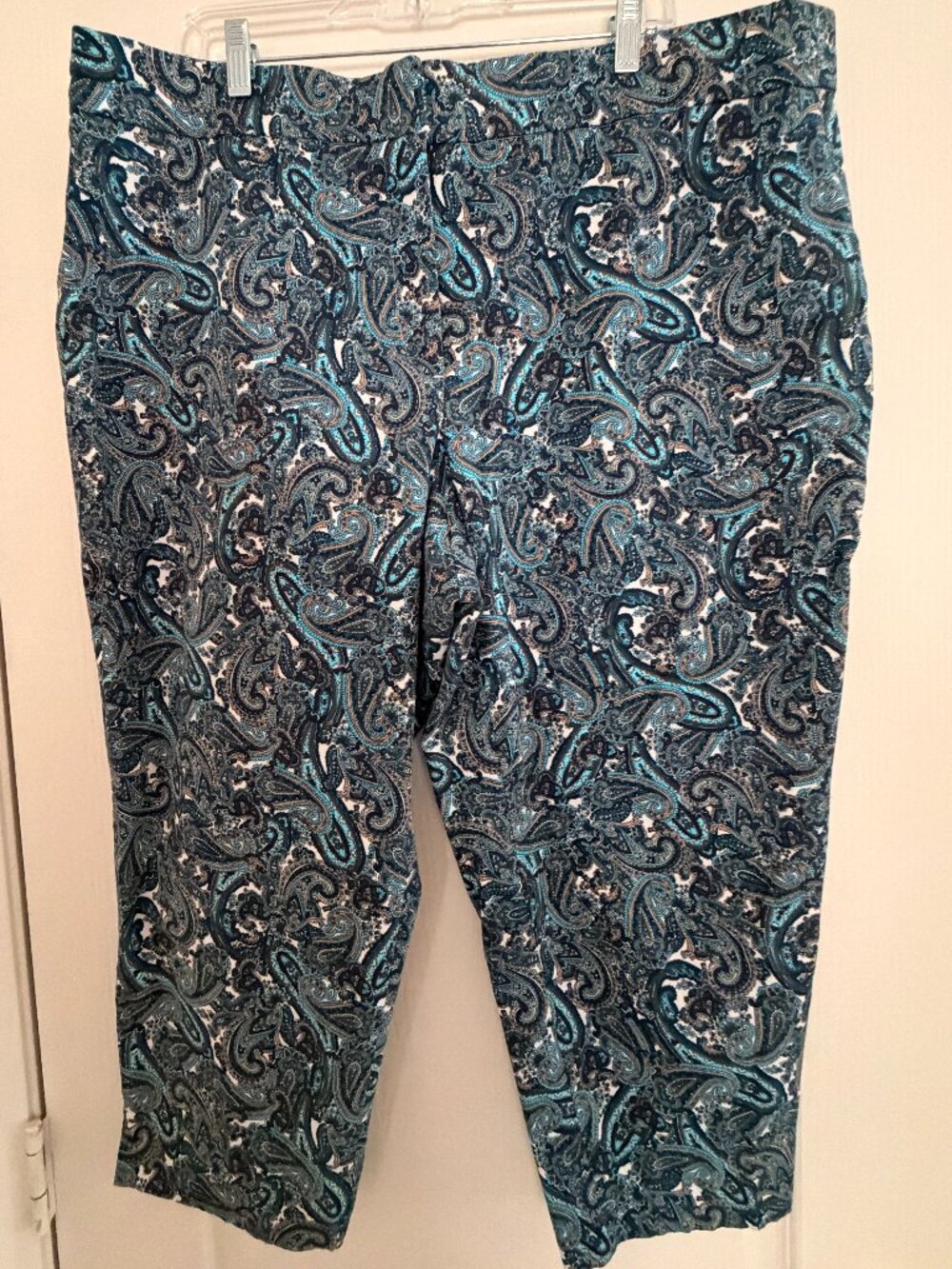 NWOT - Michael Kors Paisley Print Capris - Size 22W
